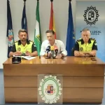 La Policía Local de Torrox comienza a sancionar los vertidos incontrolados tras una campaña de información y concienciación La Policía Local de Torrox comienza a sancionar los vertidos incontrolados tras una campaña de información y concienciación
