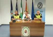 La Policía Local de Torrox comienza a sancionar los vertidos incontrolados tras una campaña de información y concienciación La Policía Local de Torrox comienza a sancionar los vertidos incontrolados tras una campaña de información y concienciación