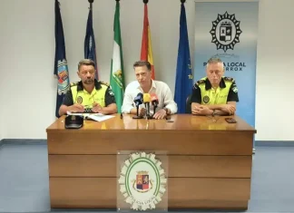 La Policía Local de Torrox comienza a sancionar los vertidos incontrolados tras una campaña de información y concienciación La Policía Local de Torrox comienza a sancionar los vertidos incontrolados tras una campaña de información y concienciación