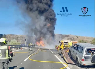 Grave accidente con incendio de vehículo y fuego forestal asi como al menos 1 fallecido junto a la AP-7 en Benahavís Grave accidente con incendio de vehículo y fuego forestal junto a la AP-7 en Benahavís