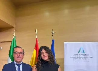 La alumna de El Pinar Julia Doblas; Premio extraordinario de Bachillerato y una de las 50 mejores estudiantes de Andalucía La alumna de El Pinar Julia Doblas; Premio extraordinario de Bachillerato y una de las 50 mejores estudiantes de Andalucía