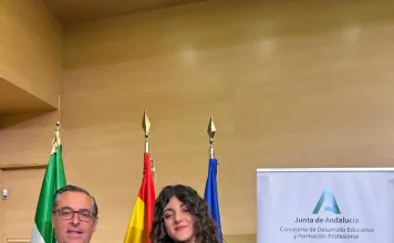 La alumna de El Pinar Julia Doblas; Premio extraordinario de Bachillerato y una de las 50 mejores estudiantes de Andalucía La alumna de El Pinar Julia Doblas; Premio extraordinario de Bachillerato y una de las 50 mejores estudiantes de Andalucía