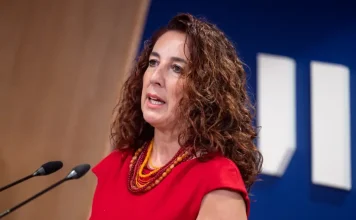 La Diputación de Málaga asume con recursos propios el mayor proceso extraordinario de regularización de inmigrantes tramitado por los Servicios Sociales Comunitarios La Diputación de Málaga asume con recursos propios el mayor proceso extraordinario de regularización de inmigrantes tramitado por los Servicios Sociales Comunitarios