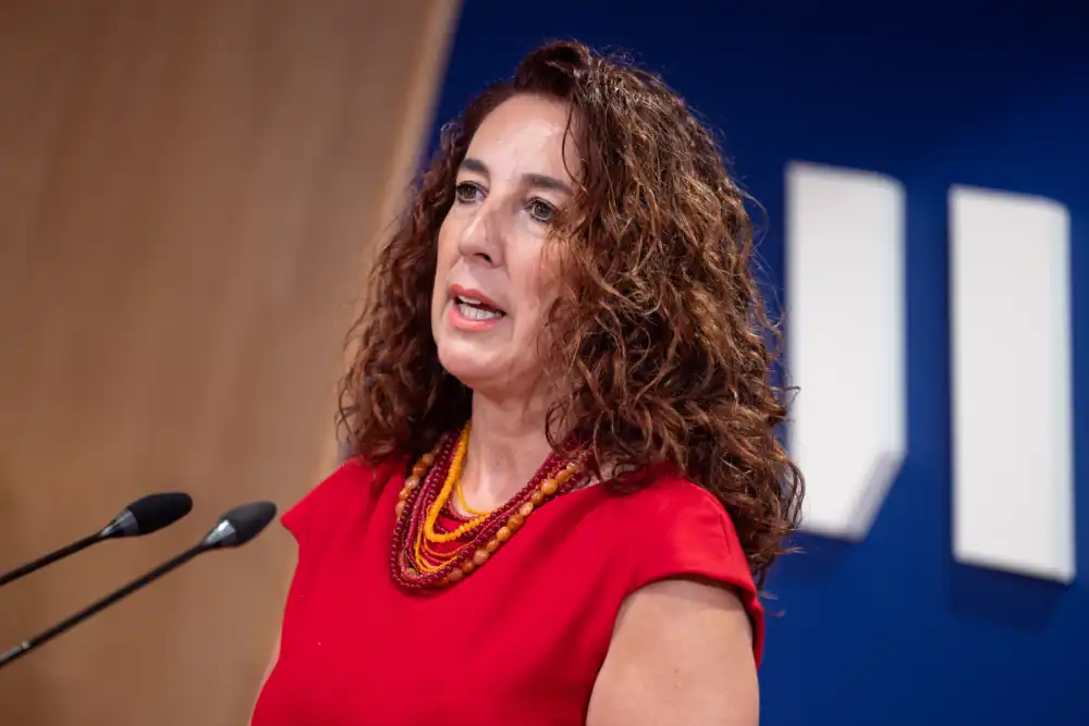 La Diputación de Málaga asume con recursos propios el mayor proceso extraordinario de regularización de inmigrantes tramitado por los Servicios Sociales Comunitarios