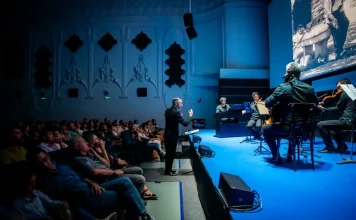 El Festival de Cine Francés de Málaga recupera la magia del cine mudo con un espectáculo único de música en directo El Festival de Cine Francés de Málaga recupera la magia del cine mudo con un espectáculo único de música en directo