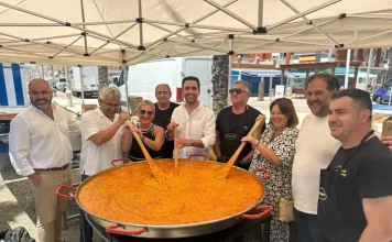 Más de 2.500 mayores disfrutarán este verano de la sexta edición de Gramola en la playa de Algarrobo Más de 2.500 mayores disfrutarán este verano de la sexta edición de Gramola en la playa de Algarrobo
