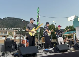 Radio 80 inaugura con éxito el ciclo ‘De Plaza en Plaza’ y llena de música la Avenida del Mar de Alhaurín de la Torre Radio 80 inaugura con éxito el ciclo ‘De Plaza en Plaza’ y llena de música la Avenida del Mar de Alhaurín de la Torre