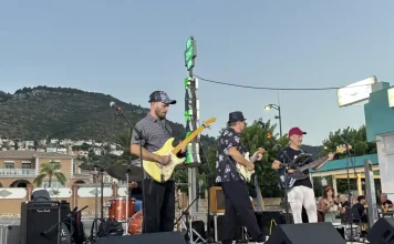 Radio 80 inaugura con éxito el ciclo ‘De Plaza en Plaza’ y llena de música la Avenida del Mar de Alhaurín de la Torre Radio 80 inaugura con éxito el ciclo ‘De Plaza en Plaza’ y llena de música la Avenida del Mar de Alhaurín de la Torre