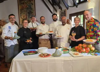 Medio centenar de restaurantes de la provincia participan en la Ruta Gastronómica del Tomate Huevo de Toro con el apoyo de la Diputación Medio centenar de restaurantes de la provincia participan en la Ruta Gastronómica del Tomate Huevo de Toro con el apoyo de la Diputación