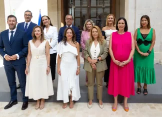 Carolina España pide a los nuevos delegados de la Junta en Málaga “cercanía, diálogo y capacidad para resolver” Carolina España pide a los nuevos delegados de la Junta en Málaga “cercanía, diálogo y capacidad para resolver”