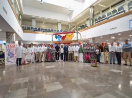 La Feria también entra en el Clínico: música y color para quienes no podrán salir a celebrarla La Feria también entra en el Clínico: música y color para quienes no podrán salir a celebrarla