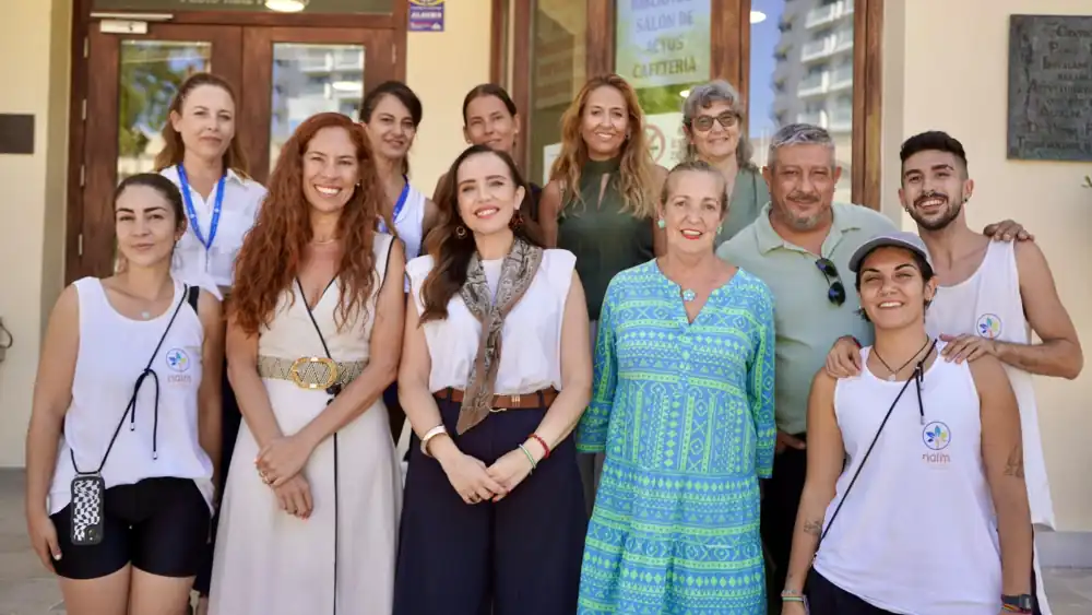 Menores de Torremolinos participan en el concurso de dibujo “Tu día Perfecto” en el marco de las escuelas de verano de la Junta