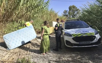 La Policía Local desaloja cerca de una veintena de inmuebles ocupados y asentamientos ilegales en el municipio de Torrox durante el verano La Policía Local desaloja cerca de una veintena de inmuebles ocupados y asentamientos ilegales en el municipio de Torrox durante el verano