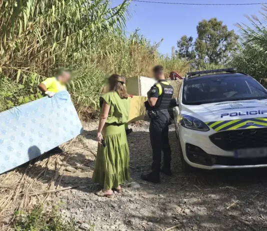 La Policía Local desaloja cerca de una veintena de inmuebles ocupados y asentamientos ilegales en el municipio de Torrox durante el verano La Policía Local desaloja cerca de una veintena de inmuebles ocupados y asentamientos ilegales en el municipio de Torrox durante el verano