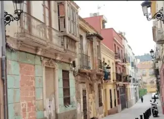 La Junta adjudica tres edificios en el centro de Málaga para construir diez viviendas protegidas Edificio Málaga