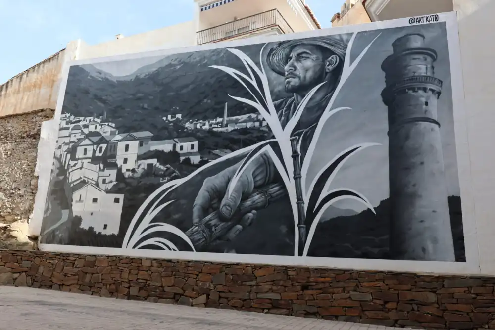 Torrox transforma su historia en arte con un gran mural dedicado al histórico Ingenio Alto