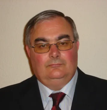 Algo más que palabras: Servir es nuestro mejor proyecto; descubrir nuestra mejor proyección Victor-Corcoba-Herrero_08_14_2025