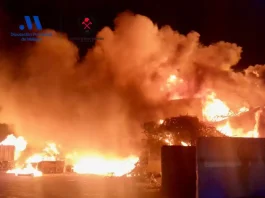 Un incendio en el Complejo Medioambiental de Valsequillo se extiende a una zona de monte en Antequera Un incendio en el Complejo Medioambiental de Valsequillo se extiende a una zona de monte en Antequera