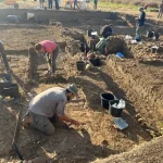 La Junta, la Universidad de Málaga y el Ayuntamiento retoman las excavaciones en el yacimiento fenicio del Cerro del Villar La Junta, la Universidad de Málaga y el Ayuntamiento retoman las excavaciones en el yacimiento fenicio del Cerro del Villar