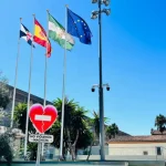 La bandera de Ceuta ondea en las sedes de la Diputación de Málaga como muestra de apoyo y solidaridad con el pueblo ceutí La bandera de Ceuta ondea desde hoy en las sedes de la Diputación de Málaga como muestra de apoyo y solidaridad con el pueblo ceutí