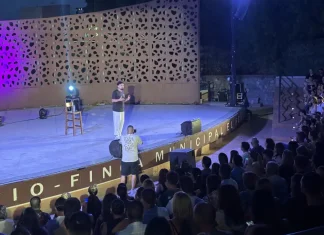Juan Amodeo vuelve a conquistar El Portón con un auditorio lleno y su espectáculo ‘013. Origen’ Juan Amodeo vuelve a conquistar El Portón con un auditorio lleno y su espectáculo '013. Origen'