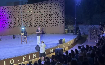 Juan Amodeo vuelve a conquistar El Portón con un auditorio lleno y su espectáculo ‘013. Origen’ Juan Amodeo vuelve a conquistar El Portón con un auditorio lleno y su espectáculo '013. Origen'