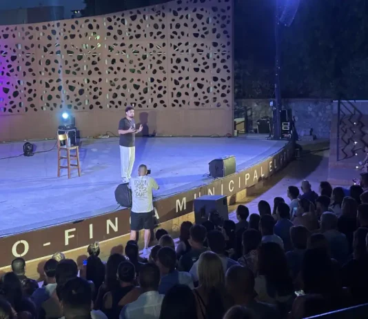 Juan Amodeo vuelve a conquistar El Portón con un auditorio lleno y su espectáculo ‘013. Origen’ Juan Amodeo vuelve a conquistar El Portón con un auditorio lleno y su espectáculo '013. Origen'