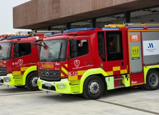 La Diputación licita por dos millones de euros una autoescala de 32 metros y dos camiones todoterreno para el Consorcio Provincial de Bomberos La Diputación licita por dos millones de euros una autoescala de 32 metros y dos camiones todoterreno para el Consorcio Provincial de Bomberos