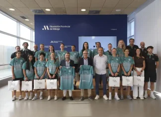 El presidente de la Diputación recibe al CAB Estepona antes de su primera temporada en competición europea El presidente de la Diputación recibe al CAB Estepona antes de su primera temporada en competición europea