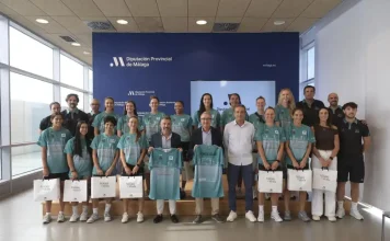 El presidente de la Diputación recibe al CAB Estepona antes de su primera temporada en competición europea El presidente de la Diputación recibe al CAB Estepona antes de su primera temporada en competición europea