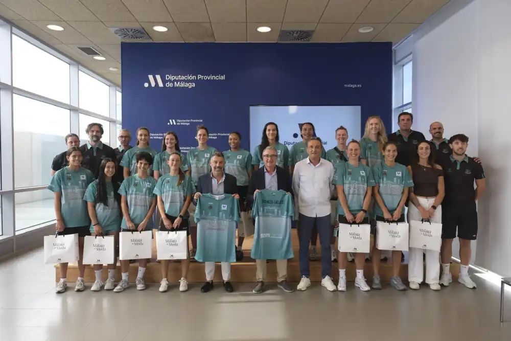 El presidente de la Diputación recibe al CAB Estepona antes de su primera temporada en competición europea