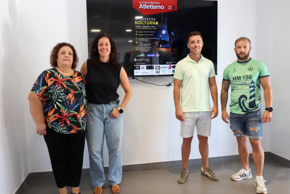 Torrox presenta la IX Carrera Nocturna Mirador El Faro