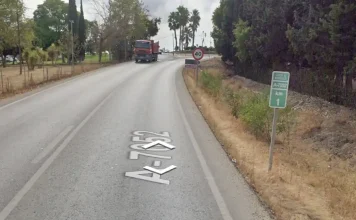Dos muertos en un grave accidente entre un turismo y un camión en Alhaurín de la Torre Dos muertos en un grave accidente entre un turismo y un camión en Alhaurín de la Torre