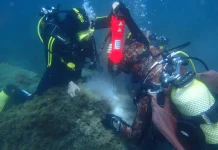 La Junta instala 25 fondeos ecológicos para el amarre de barcos de buceo en Granada y Málaga La Junta instala 25 fondeos ecológicos para el amarre de barcos de buceo en Granada y Málaga