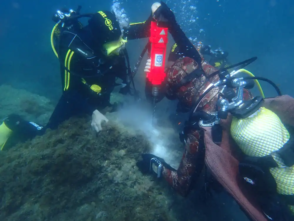 La Junta instala 25 fondeos ecológicos para el amarre de barcos de buceo en Granada y Málaga