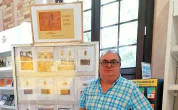 La oficina principal de Correos en Málaga exhibe una exposición dedicada a El Señor de los Anillos La oficina principal de Correos en Málaga exhibe una exposición dedicada a El Señor de los Anillos