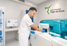 Andalucía impulsa pruebas más precisas y menos invasivas para el diagnóstico de alzhéimer Andalucía impulsa pruebas más precisas y menos invasivas para el diagnóstico de alzhéimer