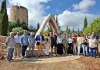 Participantes de un taller de bioconstrucción de La Noria instalan en Yunquera ‘La Puerta’, una escultura transitable que simboliza la identidad de la Sierra de las Nieves Participantes de un taller de bioconstrucción de La Noria instalan en Yunquera ‘La Puerta’, una escultura transitable que simboliza la identidad de la Sierra de las Nieves