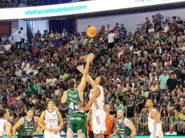 El Real Madrid vuelve a mandar en el Costa del Sol y deja deberes al nuevo Unicaja El Real Madrid vuelve a mandar en el Costa del Sol y deja deberes al nuevo Unicaja