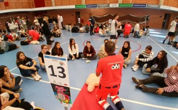 1.400 jóvenes malagueños se entrenan en reanimación en un nuevo Cardiomaratón del 061 1.400 jóvenes malagueños se entrenan en reanimación en un nuevo Cardiomaratón del 061