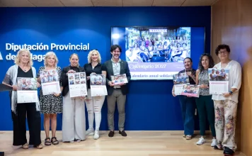 La Diputación colabora con ASAMMA en su calendario solidario para 2027, dedicado a la gastronomía malagueña