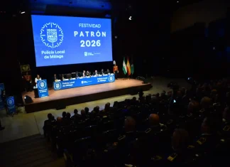Navarro resalta la labor de la Policía Local para que Málaga siga siendo, como reza su escudo, “la primera en el peligro de la libertad” Navarro resalta la labor de la Policía Local para que Málaga siga siendo, como reza su escudo, “la primera en el peligro de la libertad”