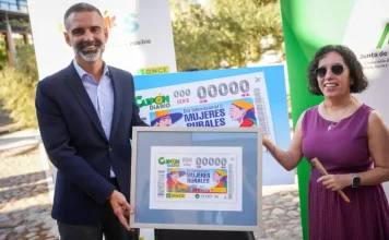Fernández-Pacheco agradece a la ONCE su apoyo al reconocimiento del papel de las mujeres rurales Fernández-Pacheco agradece a la ONCE su apoyo al reconocimiento del papel de las mujeres rurales