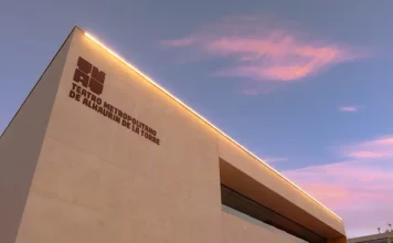 El Teatro Metropolitano de Alhaurín de la Torre encara su apertura con las primeras pruebas de iluminación El Teatro Metropolitano de Alhaurín de la Torre encara su apertura con las primeras pruebas de iluminación