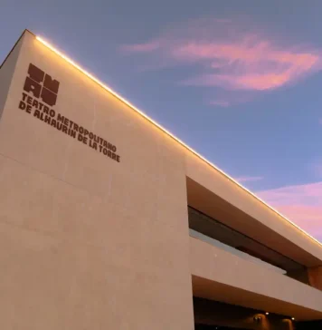 El Teatro Metropolitano de Alhaurín de la Torre encara su apertura con las primeras pruebas de iluminación El Teatro Metropolitano de Alhaurín de la Torre encara su apertura con las primeras pruebas de iluminación