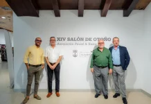Pincel y Barro reúne a 19 artistas en su XIV Salón de Otoño en El Portón Pincel y Barro reúne a 19 artistas en su XIV Salón de Otoño en El Portón